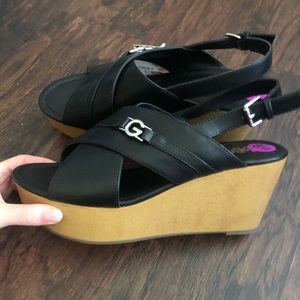 Guess wedges 8.5 nwt